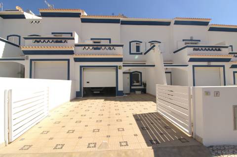 Excelente Moradia em Condomínio Fechado com Piscina - Vila Nova de Cacela