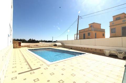 Excelente Moradia em Condomínio Fechado com Piscina - Vila Nova de Cacela