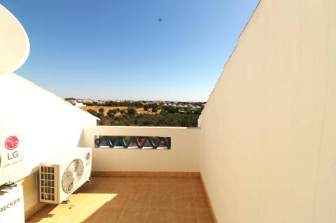 Excelente Moradia em Condomínio Fechado com Piscina - Vila Nova de Cacela