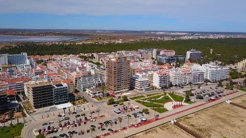Apartamento T1 Exclusivo com Vista Deslumbrante para a Praia de Monte Gordo - ARRENDAMENTO ANUAL