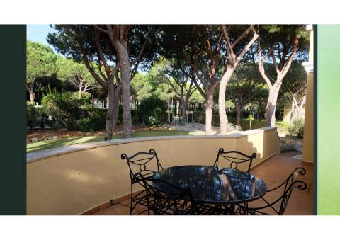 Moradia Isolada com Piscina Privada na Exclusiva Praia Verde