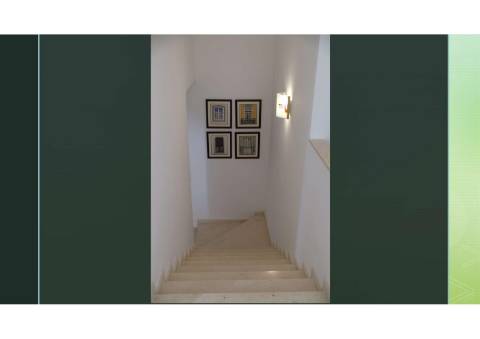 Moradia Isolada com Piscina Privada na Exclusiva Praia Verde