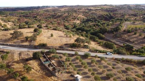 Terreno para construção com 159.70m2, em Corte Velha, freguesia de Odeleite, concelho de Castro Marim.
