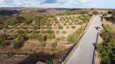 Terreno para construção com 159.70m2, em Corte Velha, freguesia de Odeleite, concelho de Castro Marim.