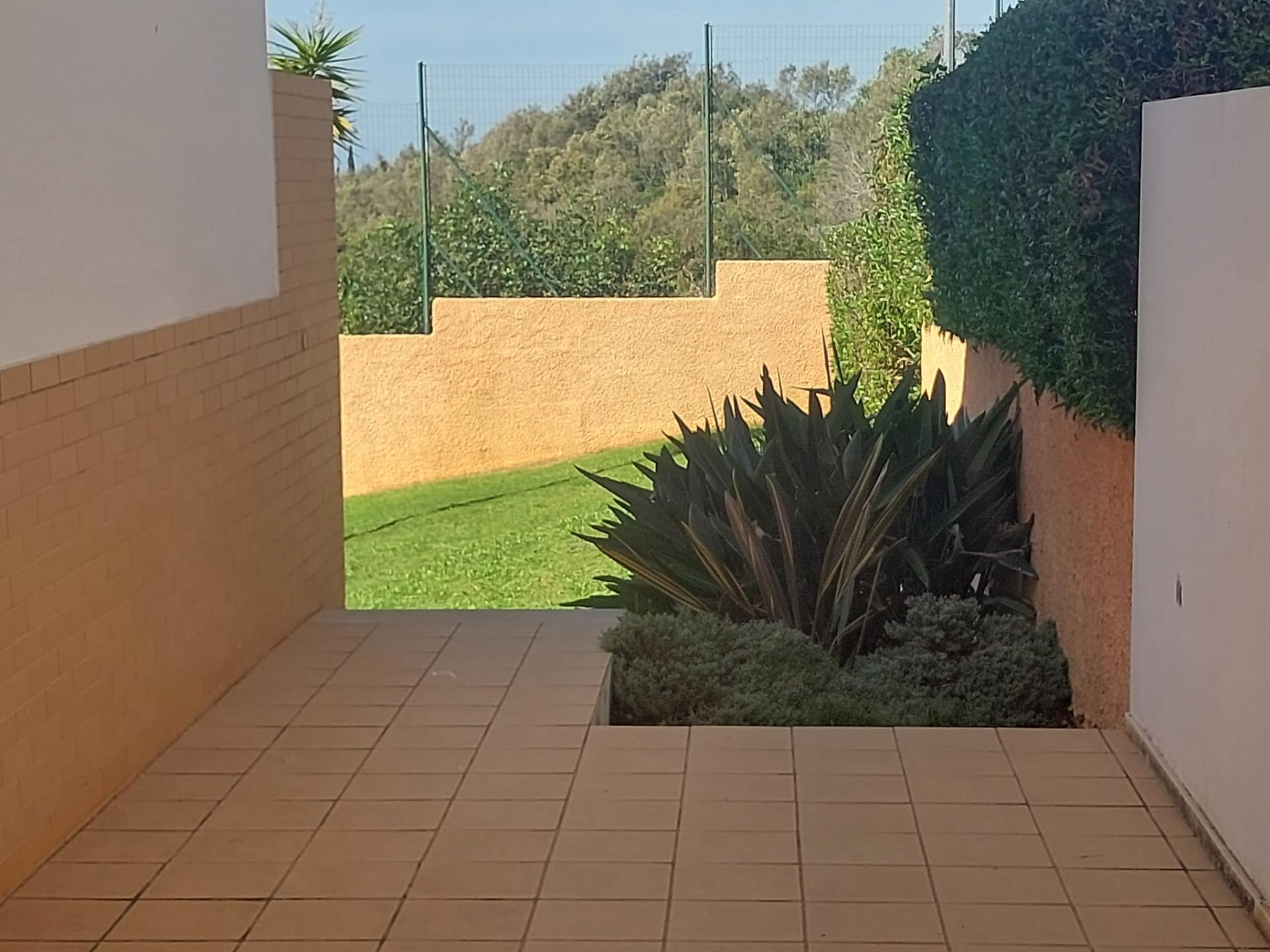 Moradia T3 semi-geminada em condomínio fechado Ocean View