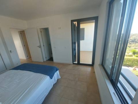 Moradia T3 semi-geminada em condomínio fechado Ocean View