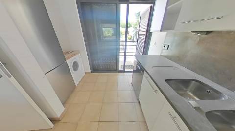 Moradia T3 semi-geminada em condomínio fechado Ocean View