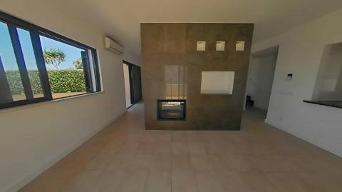 Moradia T3 semi-geminada em condomínio fechado Ocean View