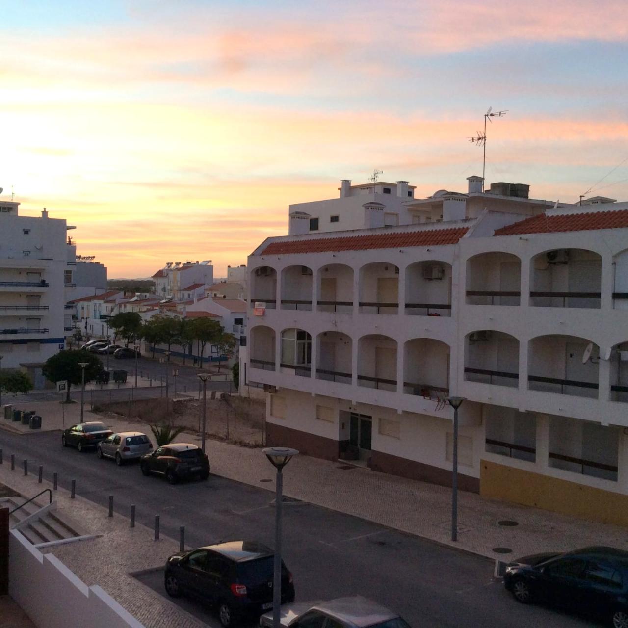 Apartamento T0 em 1.ª linha de praia - a 100 metros do areal de Monte Gordo, Algarve