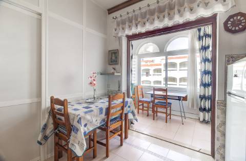 Apartamento T0 em 1.ª linha de praia - a 100 metros do areal de Monte Gordo, Algarve