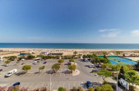 Apartamento T0 em 1.ª linha de praia - a 100 metros do areal de Monte Gordo, Algarve