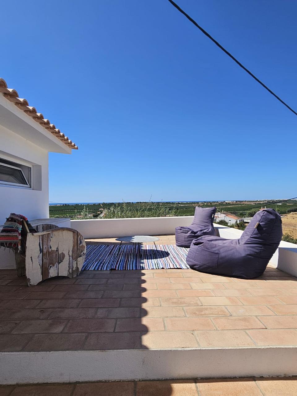 Moradia V3 com piscina para arrendamento anual