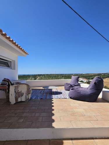 Moradia V3 com piscina para arrendamento anual