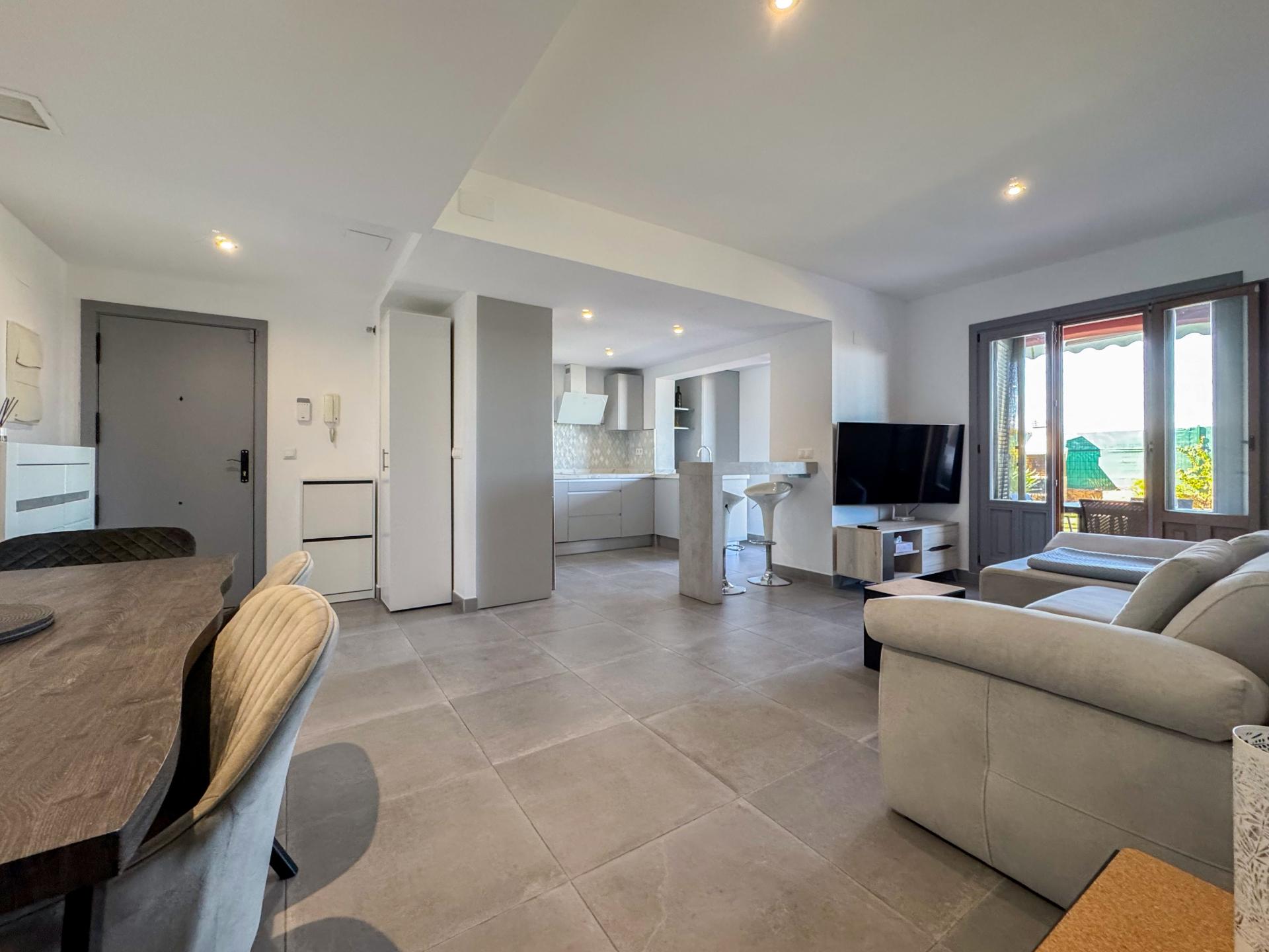 Apartamento T3 Remodelado com Pátio Privativo -La Colina, Costa Esuri - Ayamonte