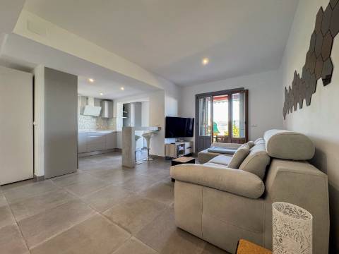 Apartamento T3 Remodelado com Pátio Privativo -La Colina, Costa Esuri - Ayamonte