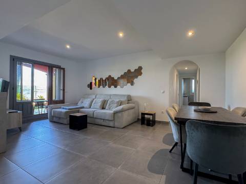 Apartamento T3 Remodelado com Pátio Privativo -La Colina, Costa Esuri - Ayamonte