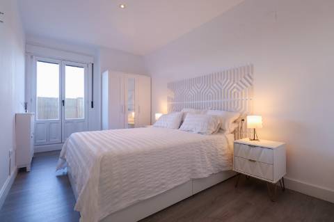 Apartamento T3 Remodelado com Pátio Privativo -La Colina, Costa Esuri - Ayamonte