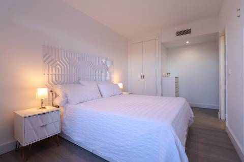 Apartamento T3 Remodelado com Pátio Privativo -La Colina, Costa Esuri - Ayamonte