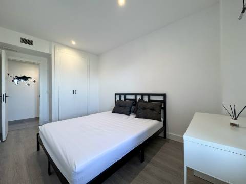 Apartamento T3 Remodelado com Pátio Privativo -La Colina, Costa Esuri - Ayamonte