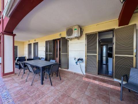 Apartamento T3 Remodelado com Pátio Privativo -La Colina, Costa Esuri - Ayamonte