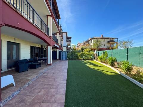 Apartamento T3 Remodelado com Pátio Privativo -La Colina, Costa Esuri - Ayamonte