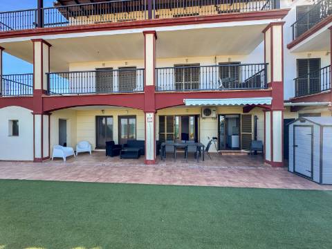 Apartamento T3 Remodelado com Pátio Privativo -La Colina, Costa Esuri - Ayamonte