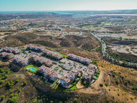 Apartamento T3 Remodelado com Pátio Privativo -La Colina, Costa Esuri - Ayamonte