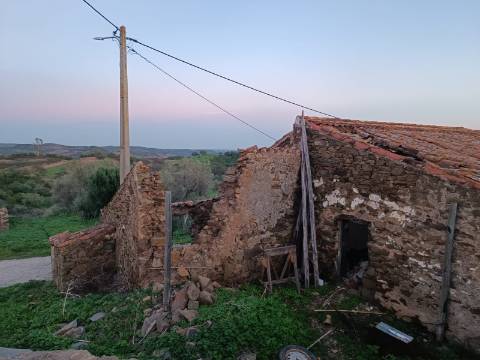 MORADIAS - TRÊS PREDIOS URBANOS PARA HABITAÇÃO - COM PROJECTO APROVADO - PARA RECONSTRUIR - ALCARIAS GRANDES - CASTRO MARIM - ALGARVE