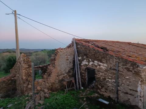 MORADIAS - TRÊS PREDIOS URBANOS PARA HABITAÇÃO - COM PROJECTO APROVADO - PARA RECONSTRUIR - ALCARIAS GRANDES - CASTRO MARIM - ALGARVE