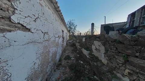 MORADIAS - TRÊS PREDIOS URBANOS PARA HABITAÇÃO - COM PROJECTO APROVADO - PARA RECONSTRUIR - ALCARIAS GRANDES - CASTRO MARIM - ALGARVE