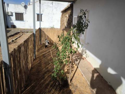 MORADIA PARA ARRENDAMENTO ANUAL - AZINHAL - CASTRO MARIM - ALGARVE