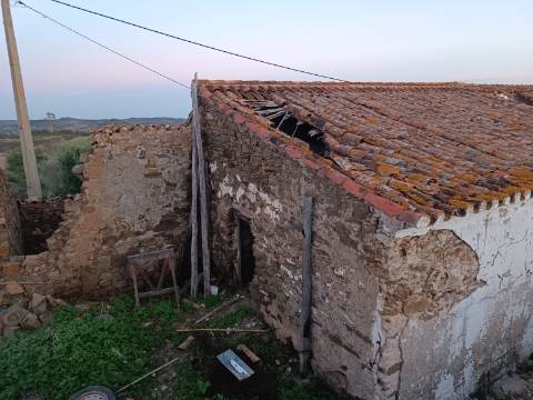 MORADIAS - TRÊS PREDIOS URBANOS PARA HABITAÇÃO - COM PROJECTO APROVADO - PARA RECONSTRUIR - ALCARIAS GRANDES - CASTRO MARIM - ALGARVE