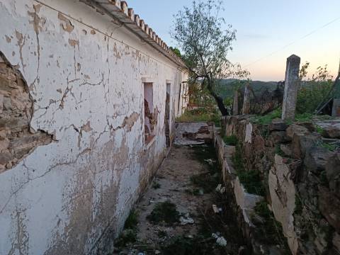 MORADIAS - TRÊS PREDIOS URBANOS PARA HABITAÇÃO - COM PROJECTO APROVADO - PARA RECONSTRUIR - ALCARIAS GRANDES - CASTRO MARIM - ALGARVE