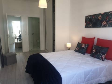 Apartamento T3 totalmente remodelado com Cozinha equipada a 8 minutos a pé do Hospital da Luz em Benfica