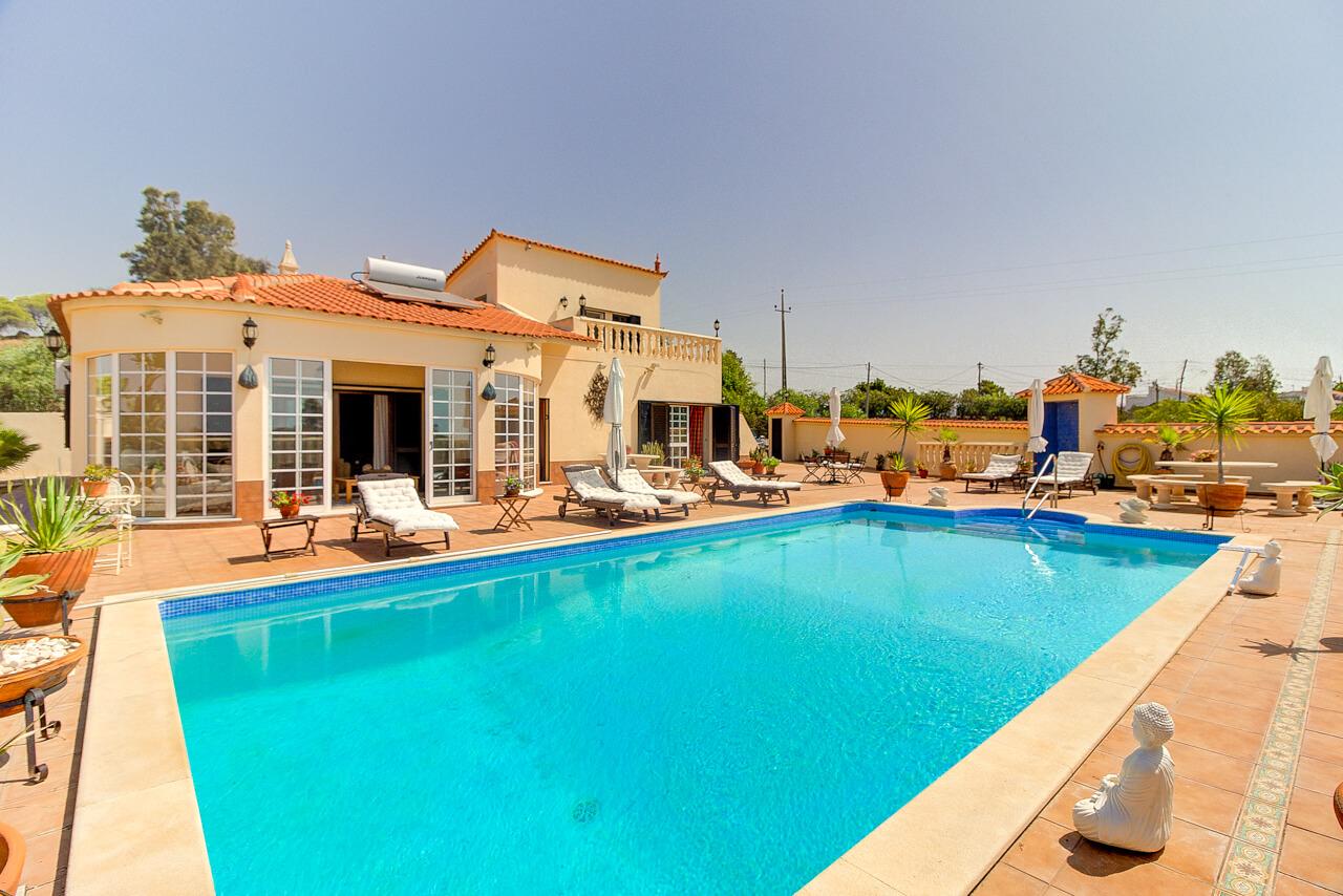 Moradia T3 de Luxo com Piscina e vista mar