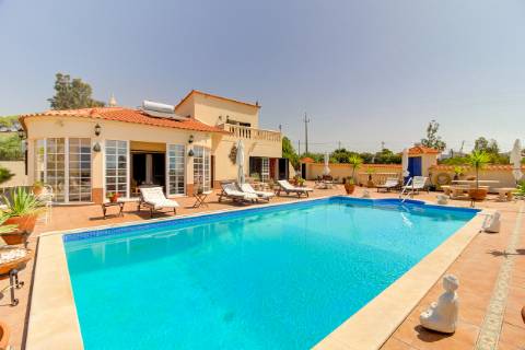 Moradia T3 de Luxo com Piscina e vista mar