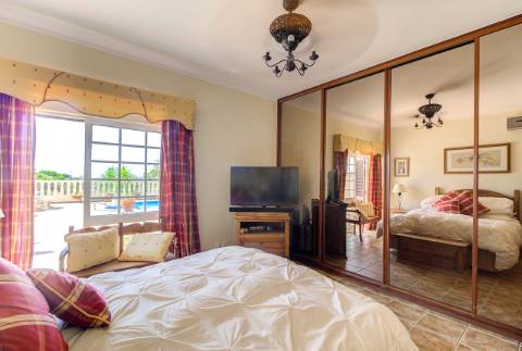 Moradia T3 de Luxo com Piscina e vista mar