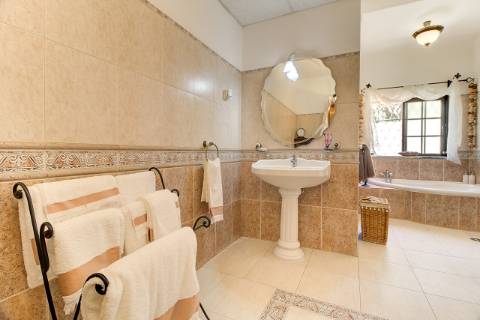 Moradia T3 de Luxo com Piscina e vista mar