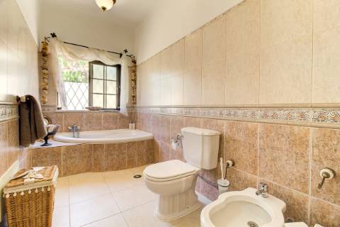 Moradia T3 de Luxo com Piscina e vista mar