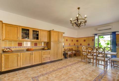 Moradia T3 de Luxo com Piscina e vista mar