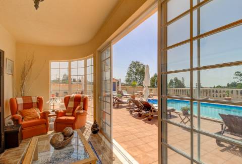 Moradia T3 de Luxo com Piscina e vista mar