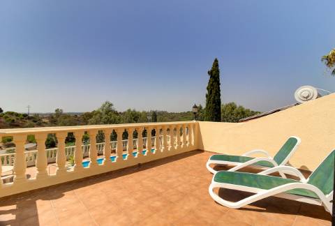 Moradia T3 de Luxo com Piscina e vista mar