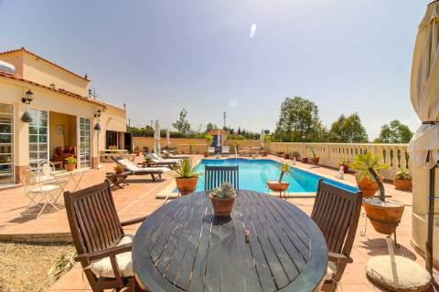 Moradia T3 de Luxo com Piscina e vista mar