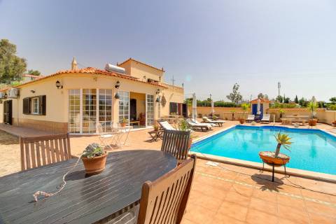 Moradia T3 de Luxo com Piscina e vista mar