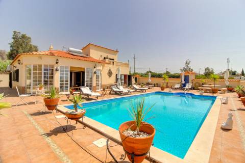 Moradia T3 de Luxo com Piscina e vista mar