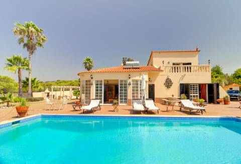 Moradia T3 de Luxo com Piscina e vista mar