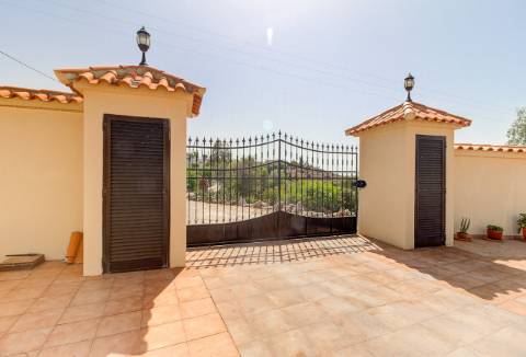 Moradia T3 de Luxo com Piscina e vista mar