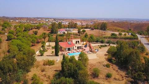 Moradia T3 de Luxo com Piscina e vista mar