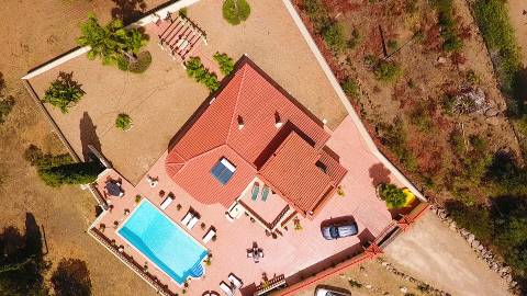 Moradia T3 de Luxo com Piscina e vista mar