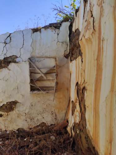 MORADIA EM RUINA COM JARDIM - COM 233 M2 - EM BOTELHAS - CASTRO MARIM - ALGARVE